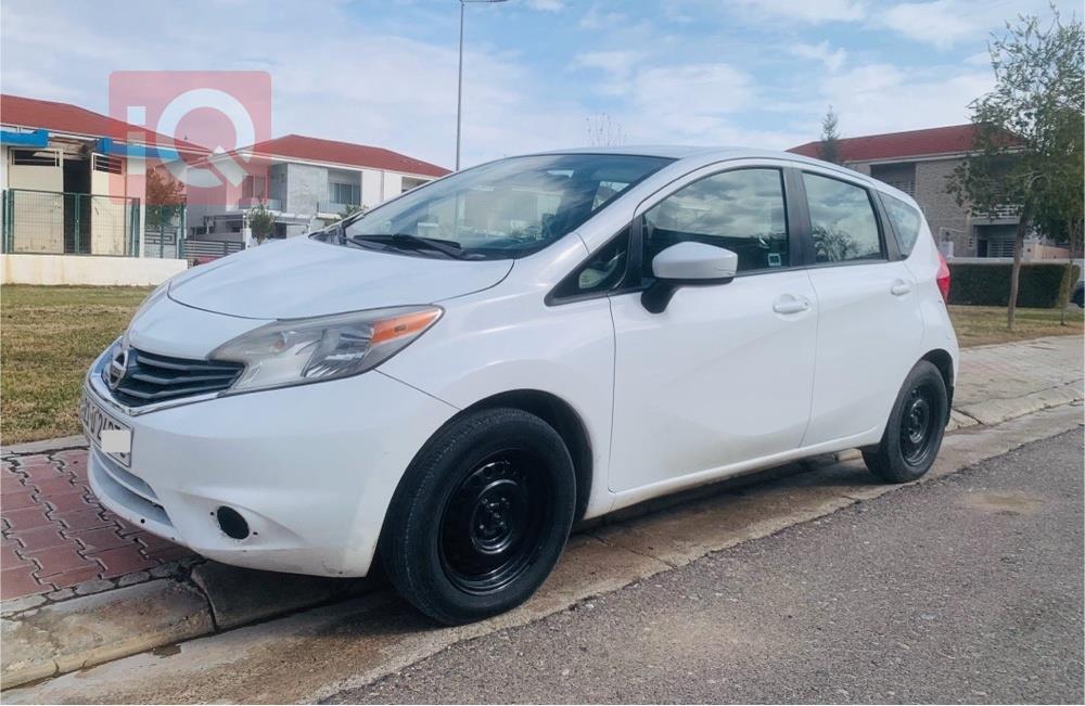 نيسان فيرسا